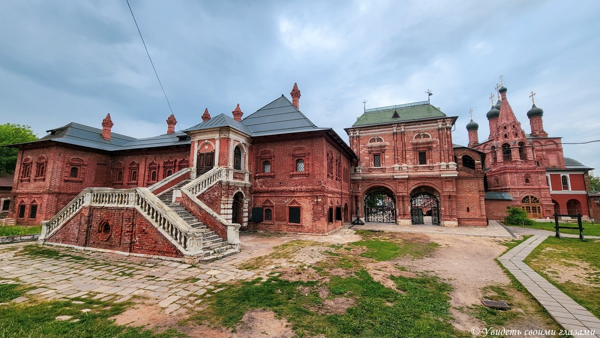 Ансамбль Крутицкого подворья – атмосфера средневекового города