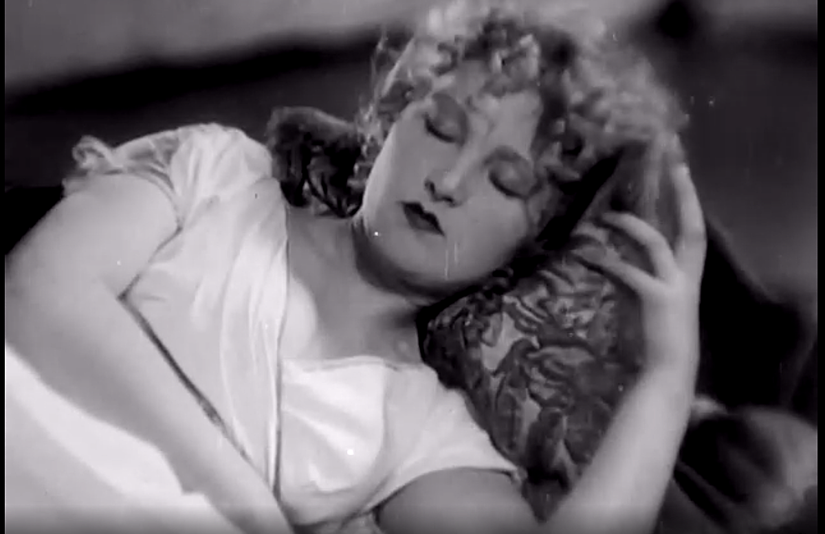 Кадр из фильма "Поручик Киже". Нелидова (Софья Магарилл)