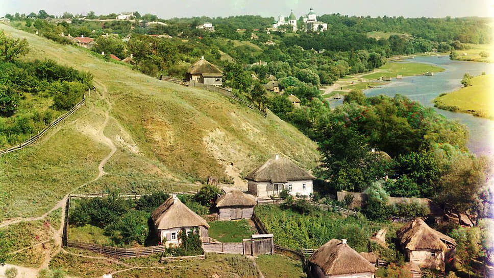 Харьковская, большая часть Белгородской, юг Курской и Воронежской областей образуют особый исторический регион — Слобожанщину. С. М. Прокудин-Горский. Вид на Путивль и реку Сейм .📷Фото: из личного архива историка Николая Сапелкина