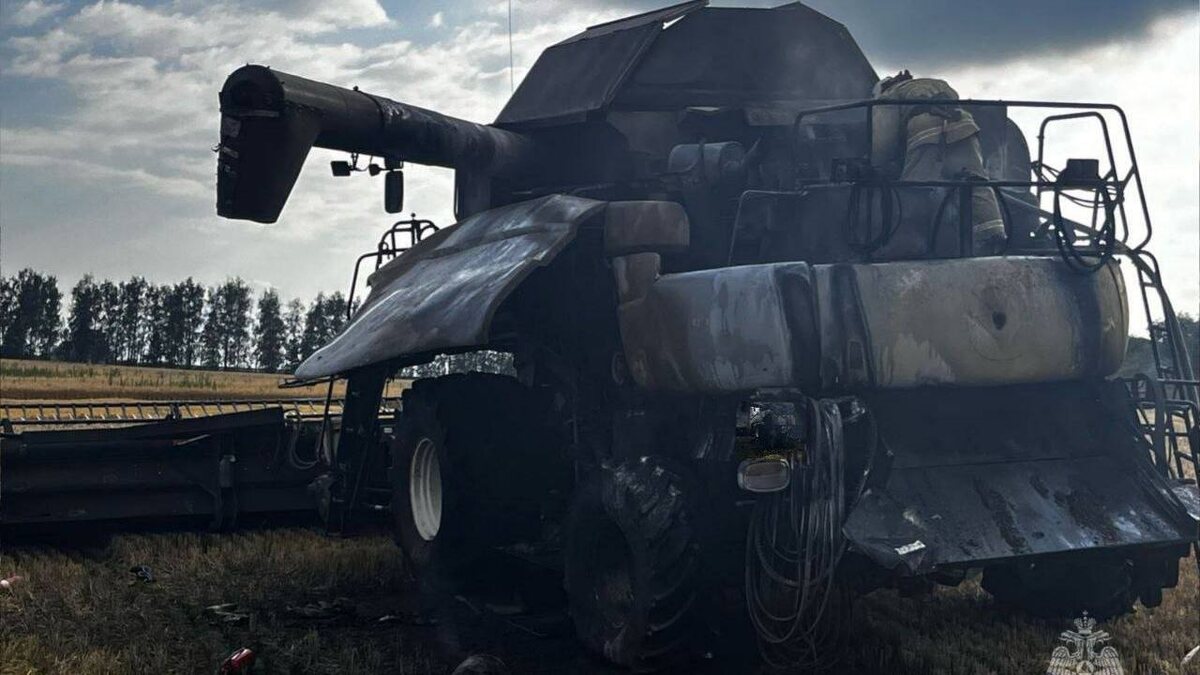    В Солнцевском районе загорелся комбайн во время уборки