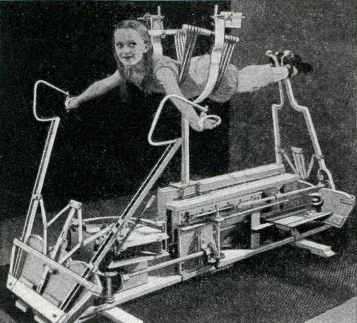 Устройство для обучения плавательным навыкам