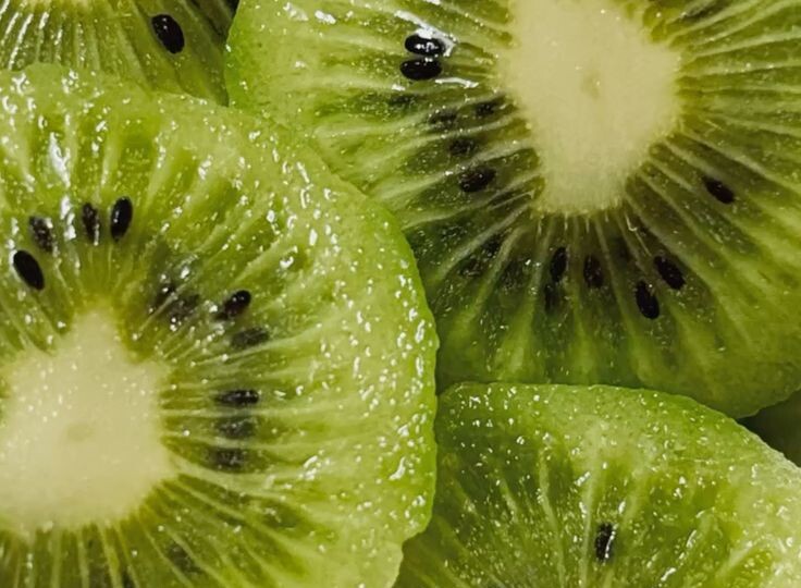 «Кисло, но полезно: почему киви должен быть в вашем рационе»🥝