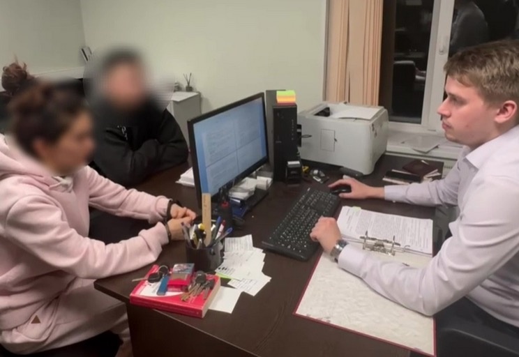    Фото: допрос подозреваемой в городском управлении СКР (Санкт-Петербург)