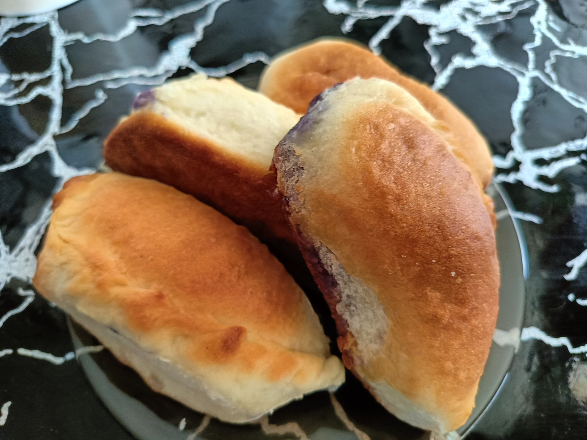 Мамины пирожки с черникой.