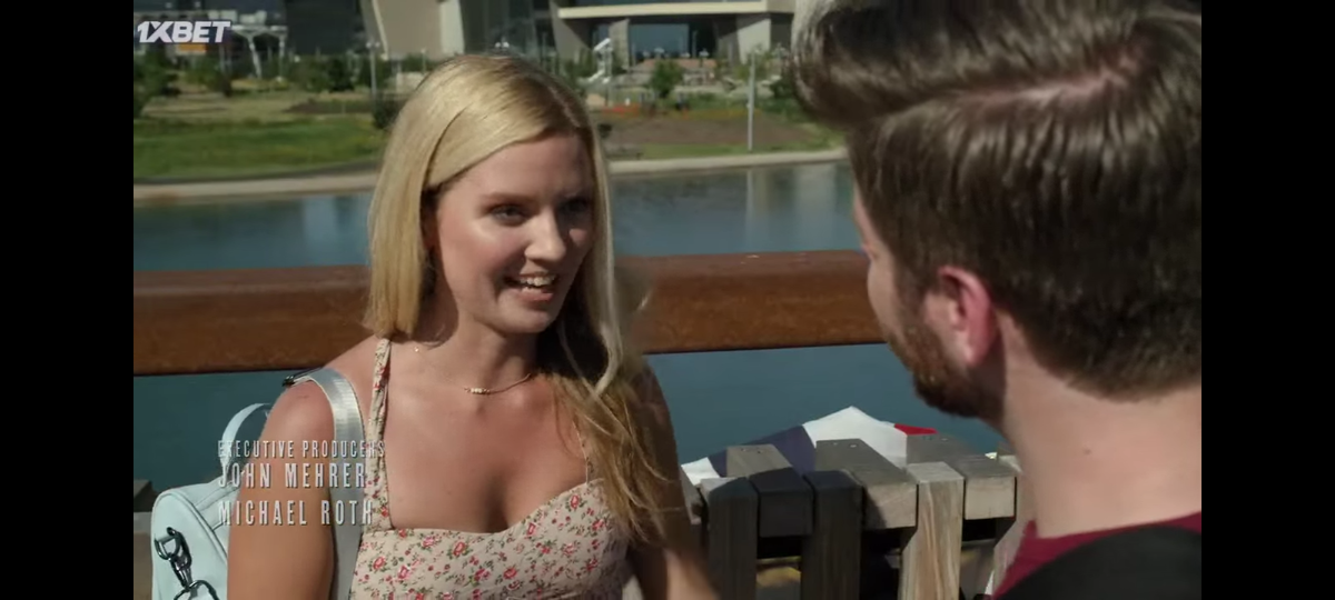 Кадр из фильма "Что лежит за закрытыми дверьми". Здесь и далее скриншоты автора. 