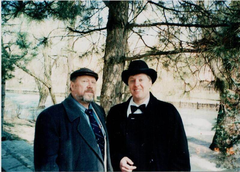 Писатель, поэт, переводчик, журналист - Владимир Курбатов и сын - певец, поэт, журналист - Алекс Курбатофф  - в Крыму на гастролях...