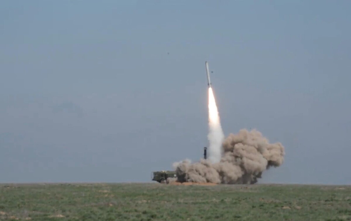 Пуск тактической ракеты.