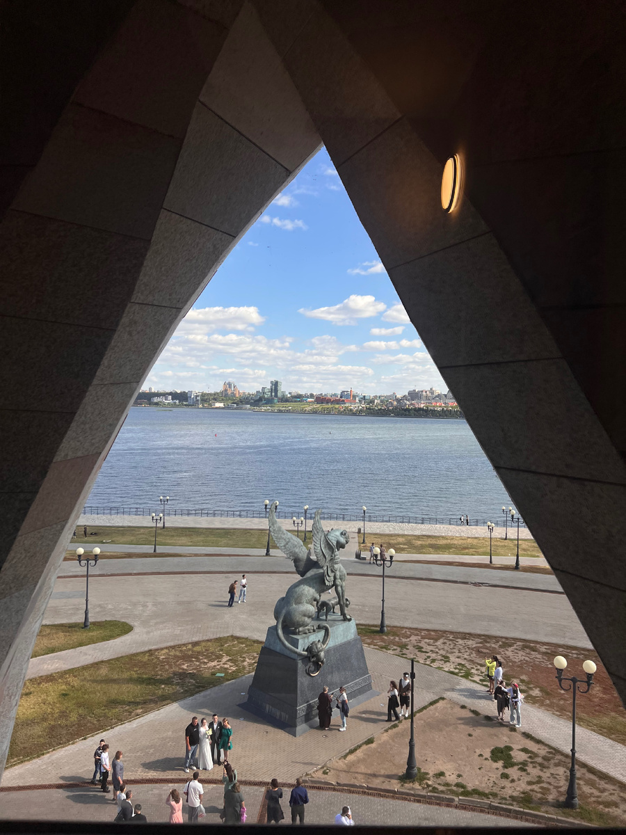 Крылатый Барс. Вид из Чаши