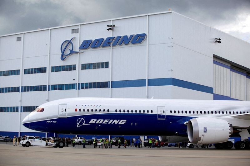 Investing.com -- Boeing (NYSE:BA) получил модификацию опциона на сумму $79,3 миллиона к ранее заключенному контракту на инженерную поддержку KC-135, в результате чего общая стоимость контракта достигла $154,5 миллиона.