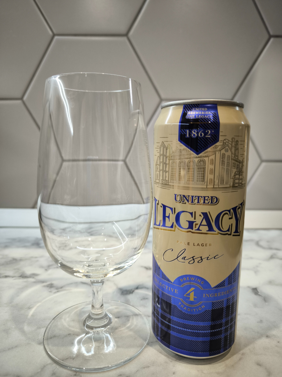 Пиво "United Legacy Classic Lager" (Юнайтед Лигаси Классик Лагер) от ОПХ