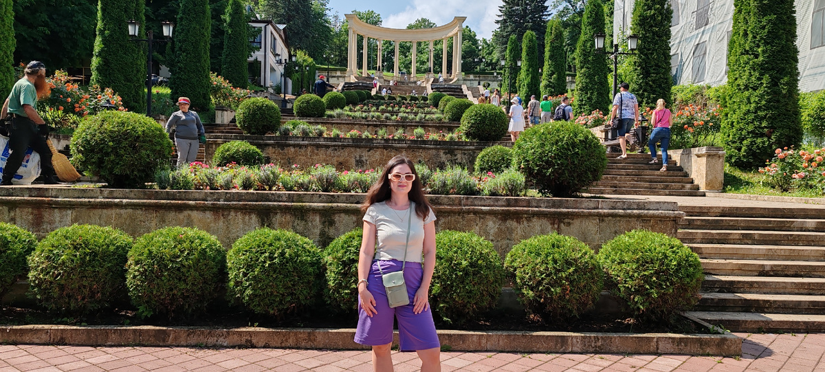 Каскадная лестница Кисловодск. Алия Сладкоежка