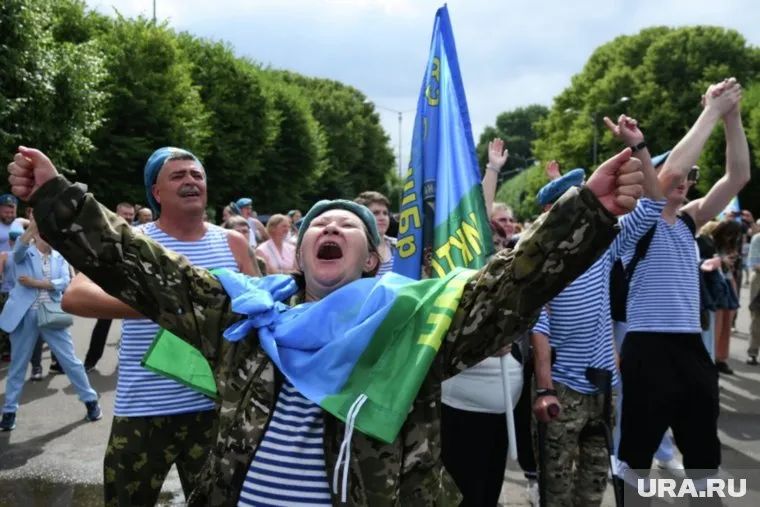 В России отпраздновали 95 лет со дня основания ВДВ
Фото: Григорий Сысоев / РИА Новости