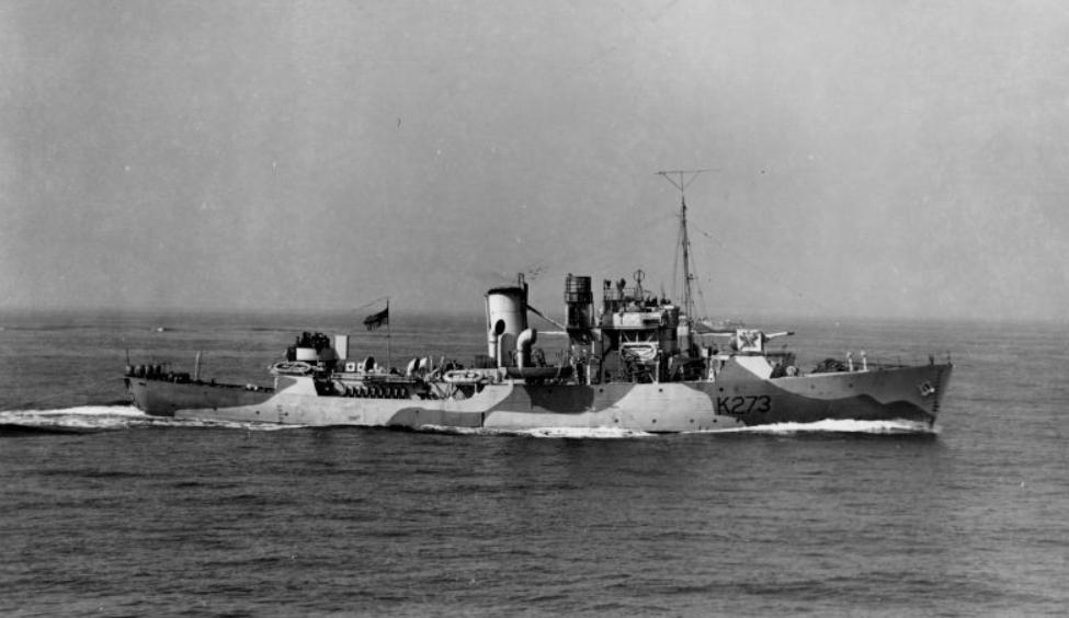 Канадский корвет «Ла Мальбе» в море