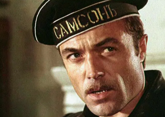 Бросил жену с сыном, чтобы спасти жизнь дочери, и уехал из СССР. Тяжелая судьба заслуженного артиста Александра Денисова