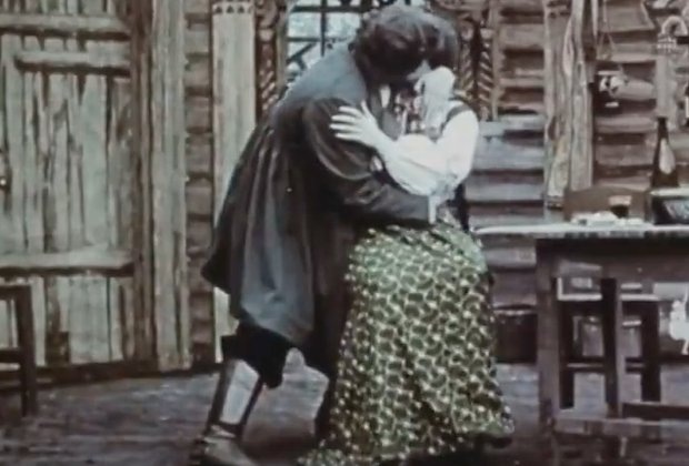    Кадр: фильм «Ухарь-купец»