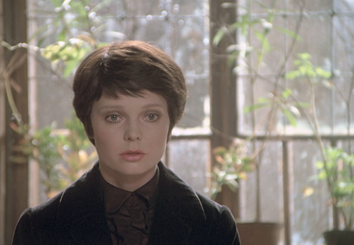 Кадр из кинофильма "Тегеран-43", 1980 г., режиссеры Александр Алов, Владимир Наумов, сценаристы Александр Алов, Владимир Наумов, Михаил Шатров, композитор Моисей Вайнберг (скриншот)