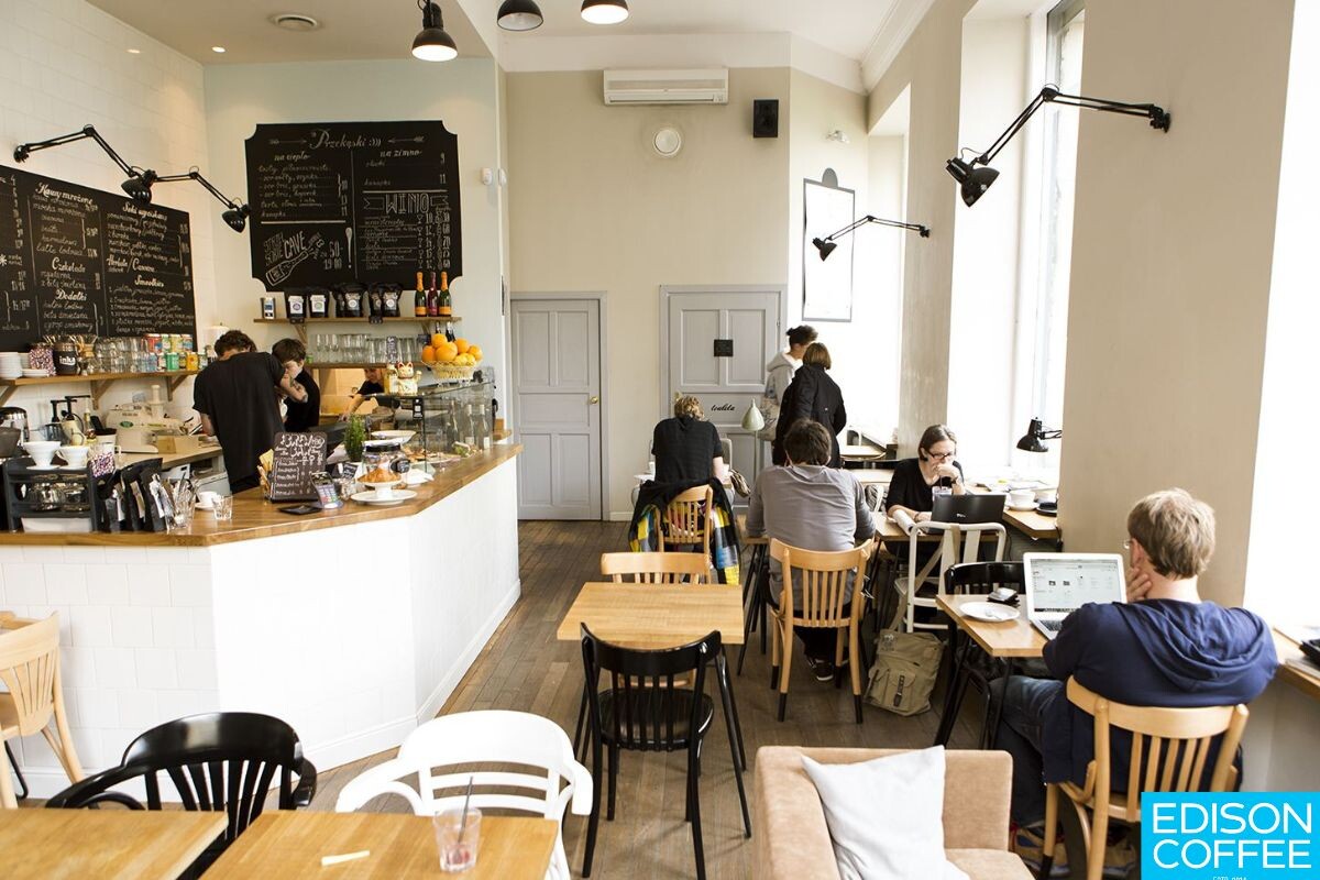 Очень похоже на нашу первую кофейню. Это Ministerstwo Kawy