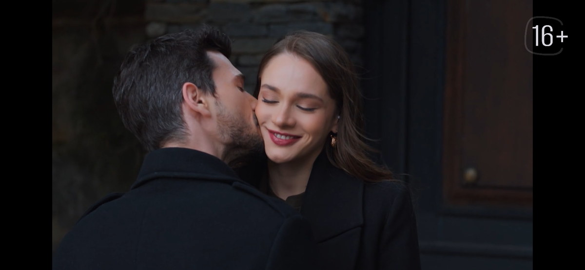 Стоп кадр из сериала «Безганичная любовь»