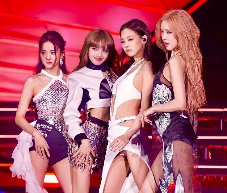 *фото с тура "BORN PINK"