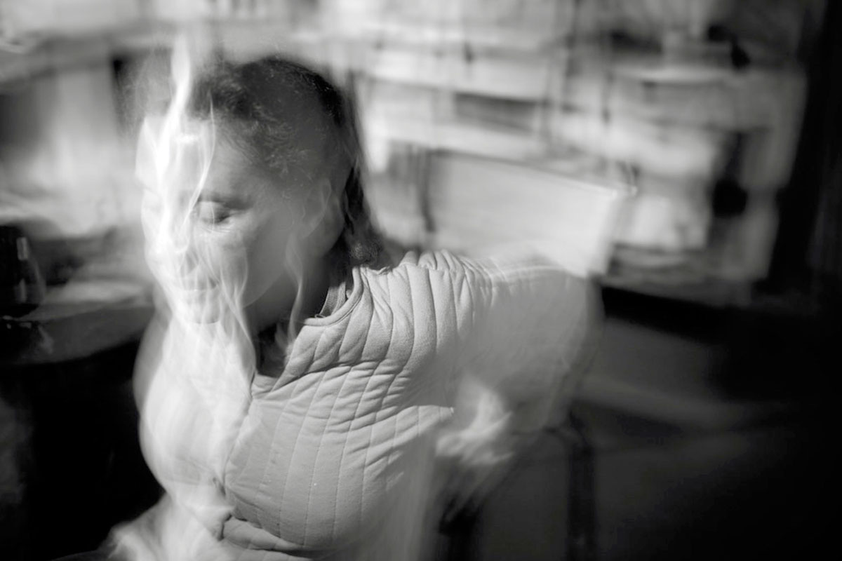 Человеческий разум — как кривое зеркало: он не просто отражает реальность, а искажает её