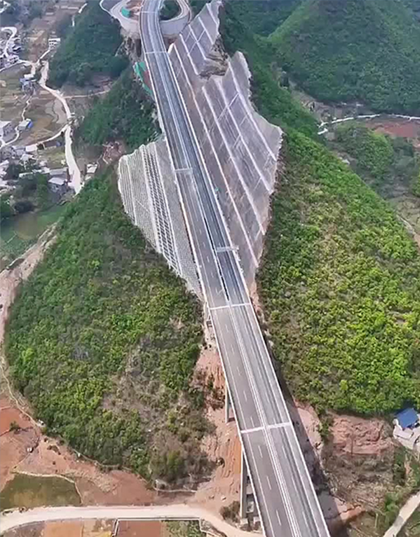 Как в Китае разрезали гору ради высокоскоростной ЖД-магистрали в 2025 году