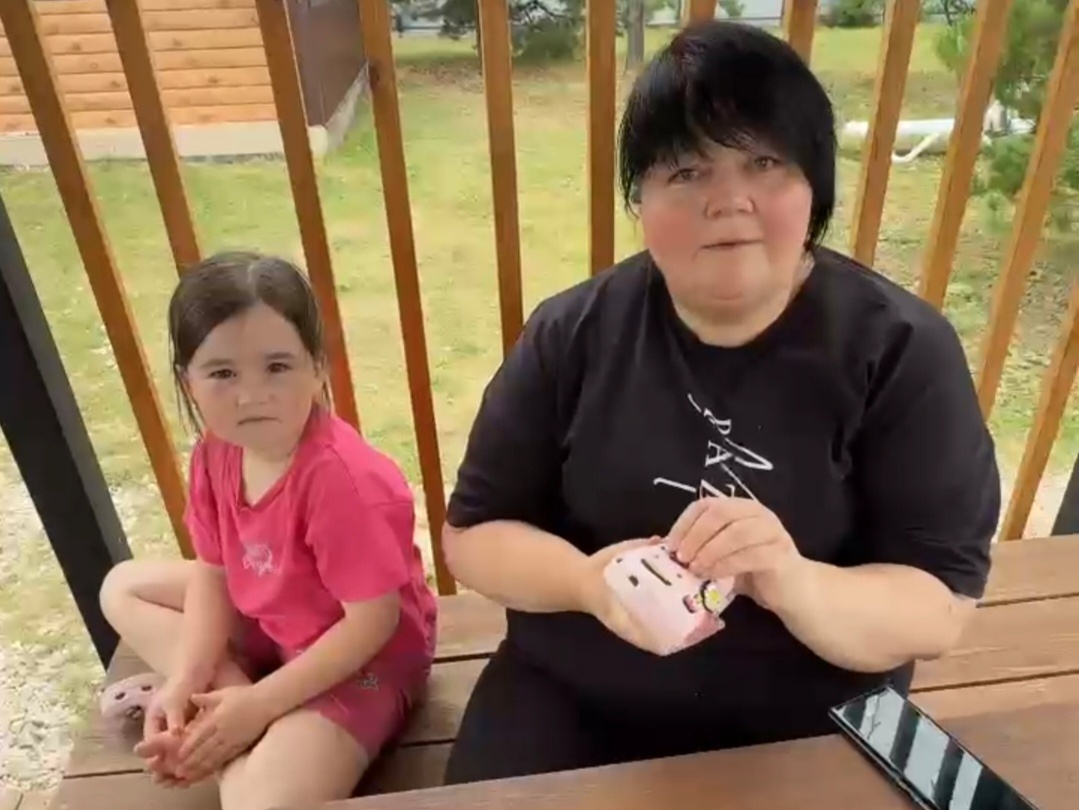 Это я) и моя внученька Полинка)