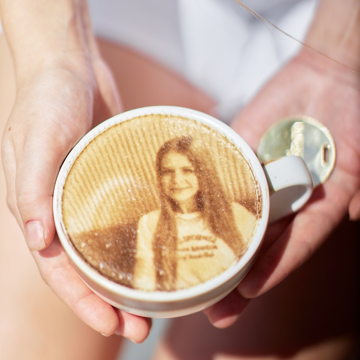 Вы заказываете любой кофе, а мы в  🎁 ПОДАРОК делаем вам фото на кофе! 