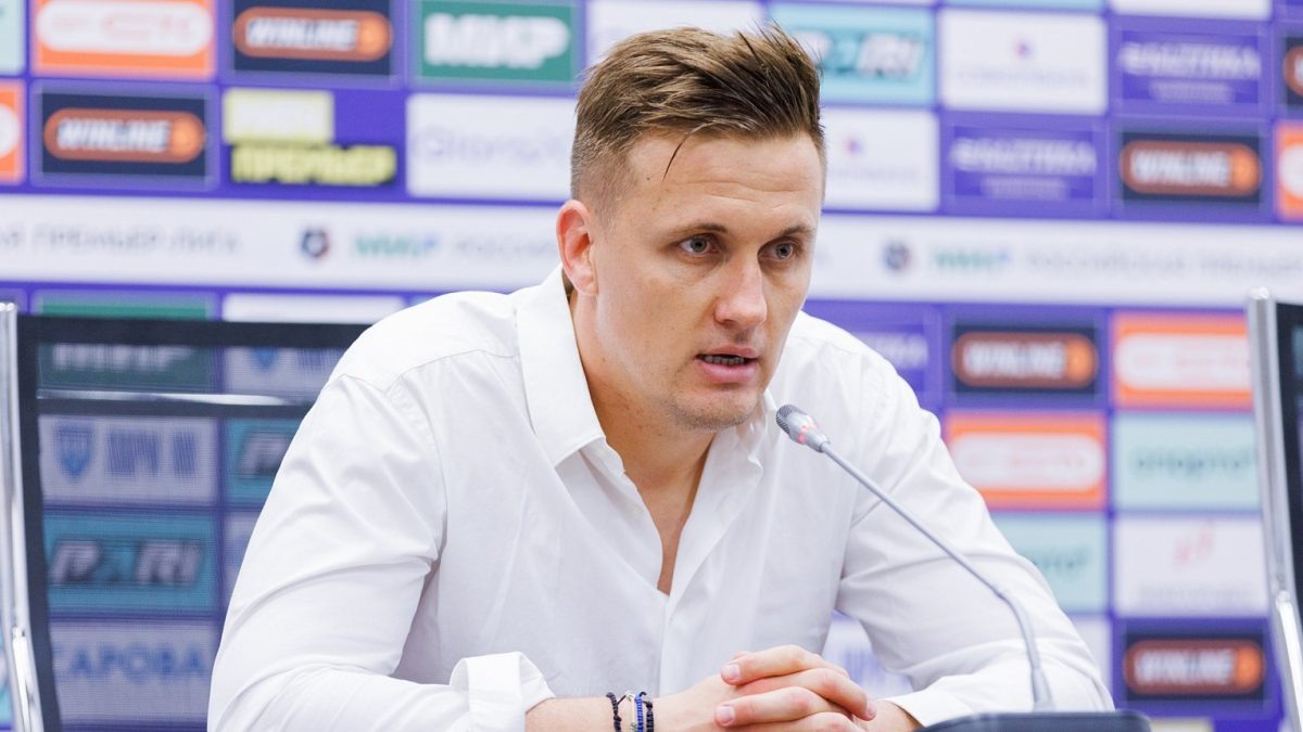    Алексей Шпилевский регулярно хвалит своих подопечных, но результата пока нет