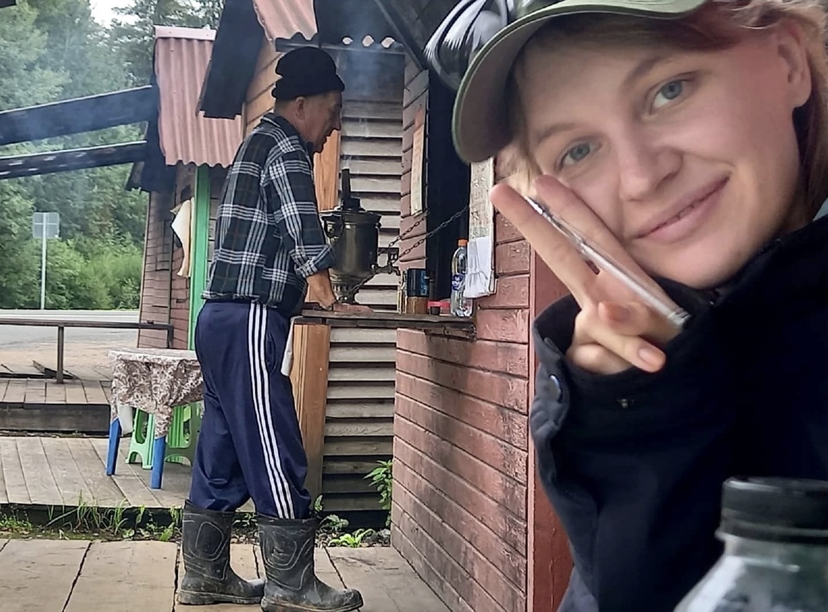 Тут были вкусные пироги по совету водителя, который нас подвозил