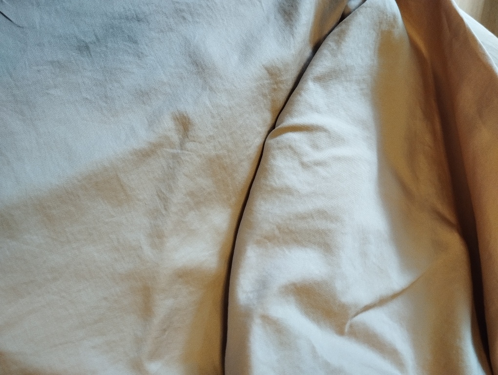 Это новая проятынь после стирки, не гладила.