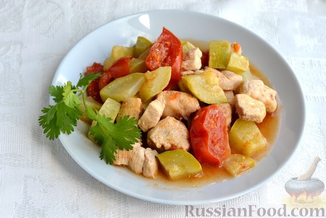 куриное филе, кабачки, помидоры, масло растительное, соль