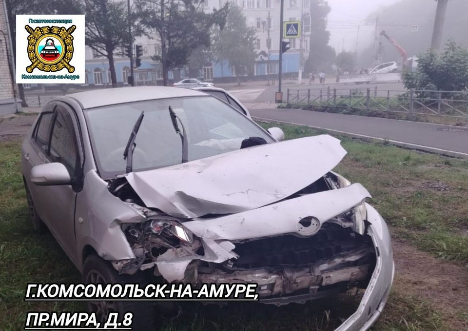    Женщина пострадала в аварии на перекрестке в Комсомольске-на-Амуре Фото: ГАИ Комсомольска