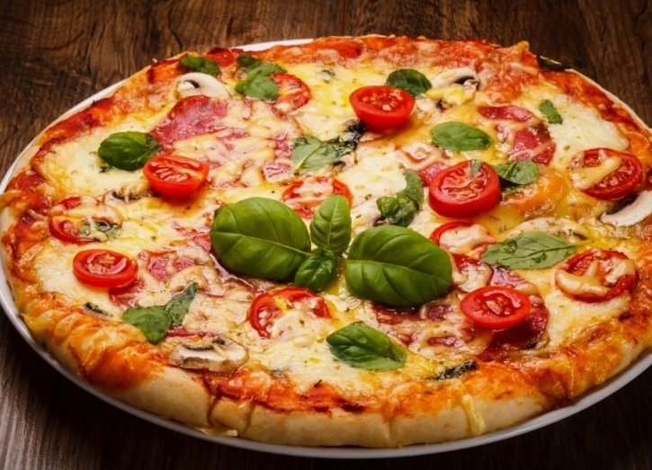 Заказывайте пиццу в проверенных конторах с многолетним опытом работы. Фото: Яндекс. Картинки