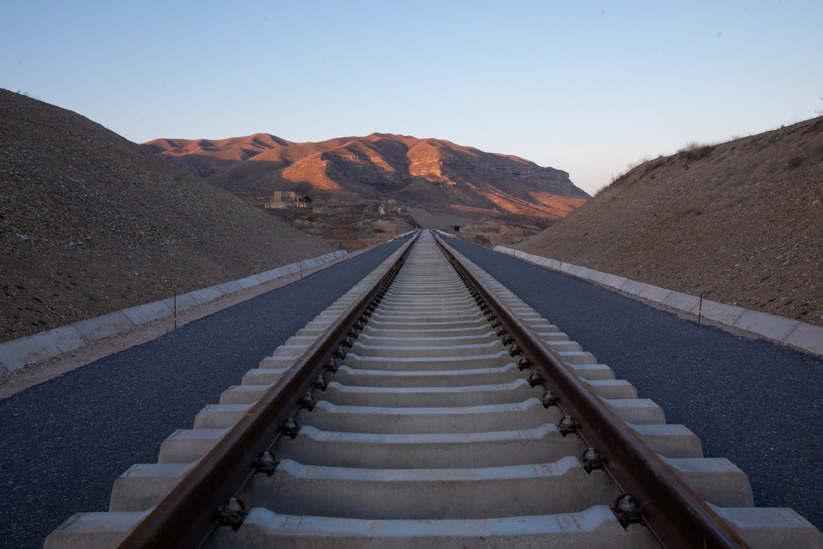 © Азербайджанские железные дороги / corp.ady.az (Построенный участок железной дороги Горадиз – Агбенд)