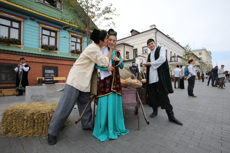    Татары — это почти 5-миллионный рынок, и эксперты уверены, он становится лакомым кусочком для брендов в плане экономической привлекательности.   
Фото: «БИЗНЕС Online»