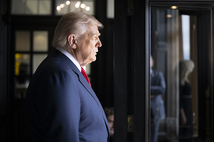    «Я не знаю, понимал ли это сам Трамп, но изначально было ясно, что на его ультиматум никто не отреагирует немедленным подчинением».   
Фото: © Daniel Torok/Keystone Press Agency / www.globallookpress.com