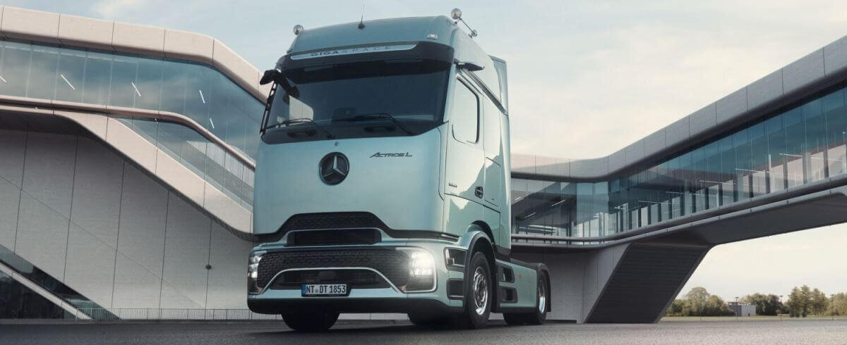 ПРОДАЖИ НОВЫХ ИНОСТРАННЫХ ГРУЗОВИКОВ В РФ УПАЛИ НА 90%