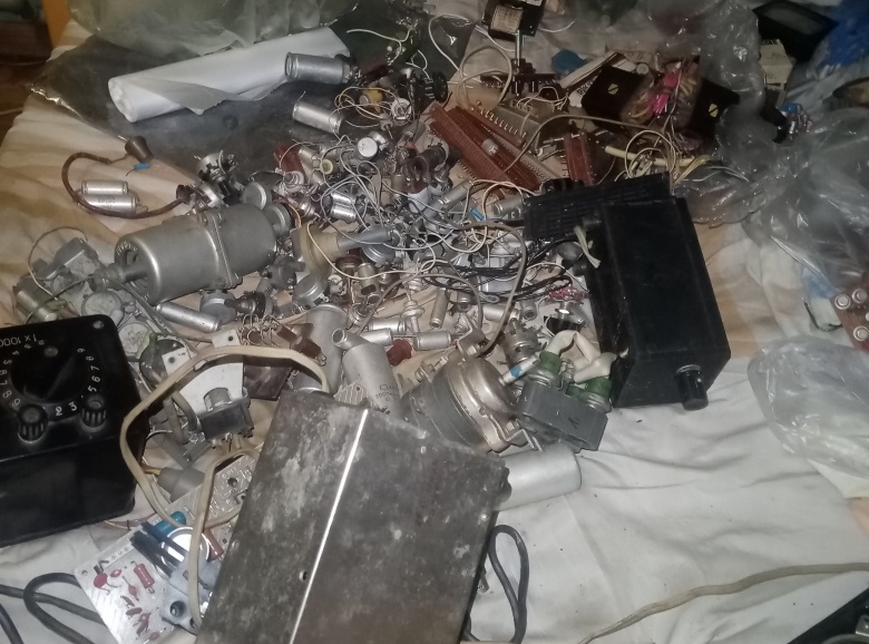 Пакет весил порядка 10 кг:) 