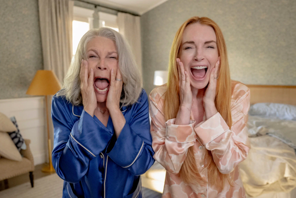     Джейми Ли Кертис и Линдси Лохан в фильме «Чумовая пятница 2»/«Кинопоиск»