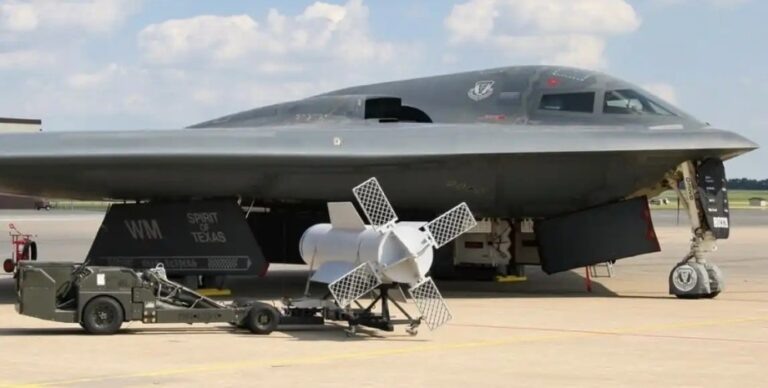 GBU-57 и ее единственный носитель B-2 Spirit