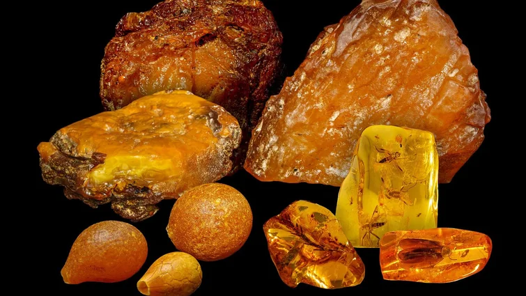 Для воссоздания Янтарной комнаты понадобилось больше шести тонн янтаря