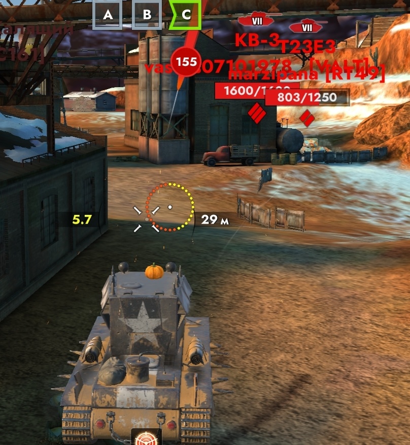 По сути, у танка танкует только маска орудия и скосы в лобовой проекции башни. Все остальное - из ваты. 