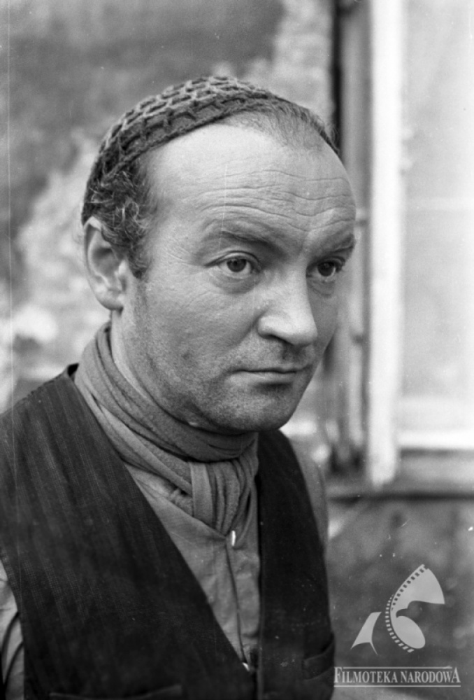 Кадр из фильма «Кто он?» (1956)