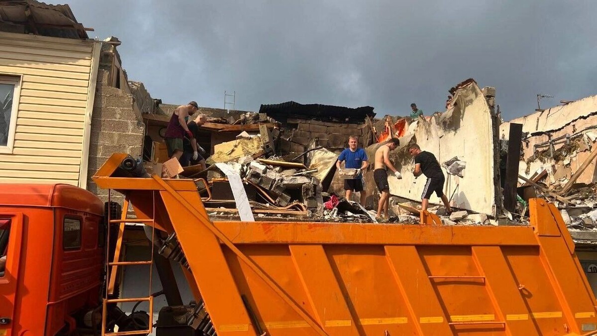 Беспилотники атакуют Сочи, реки выходят из берегов, а на побережье бушуют смерчи. Источник: Андрей Прошунин