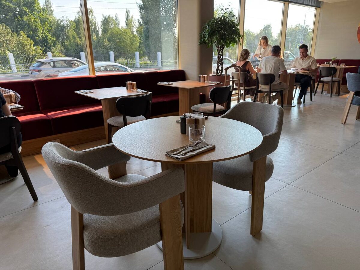 Посадочные места в основном зале