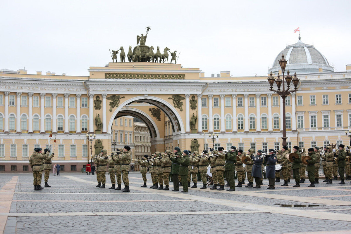 Штаб Ленинградского военного округа... 