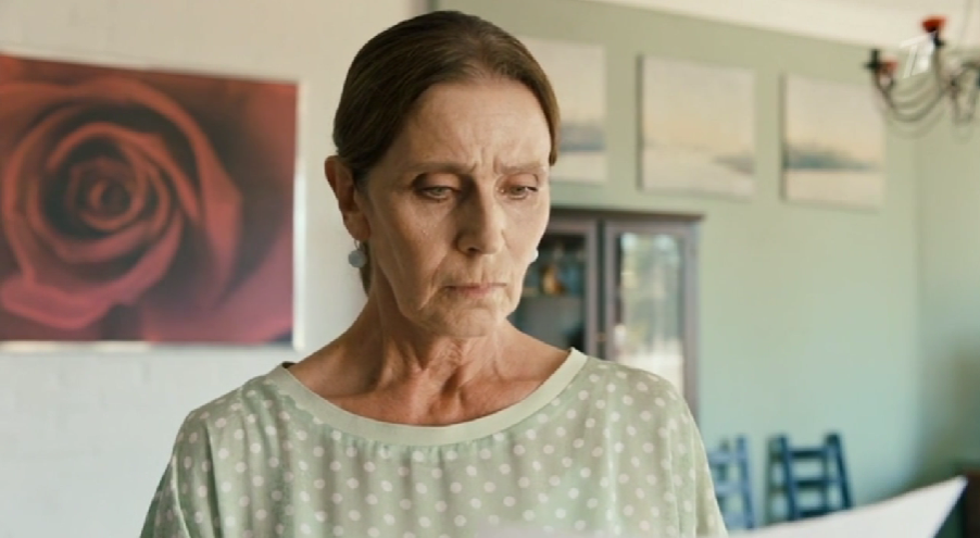 Подробное содержание всех серий сериала "Старушки в бегах. Крымские каникулы" (2025). Чем закончится комедия? Описание концовки фильма.