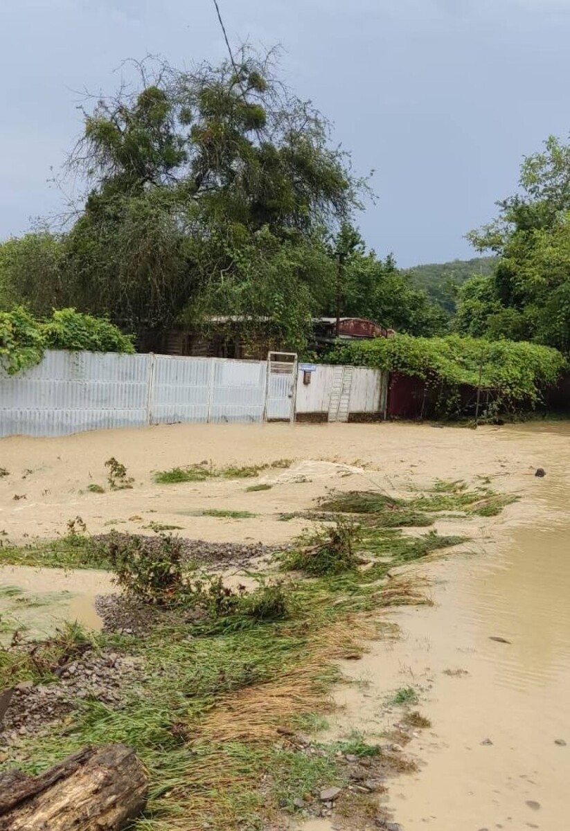    Мощные ливни на Кубани спровоцировали затопления. Источник: t.me/sergey_belopolskyi