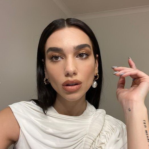     Дуа Липа стала гражданкой Косово