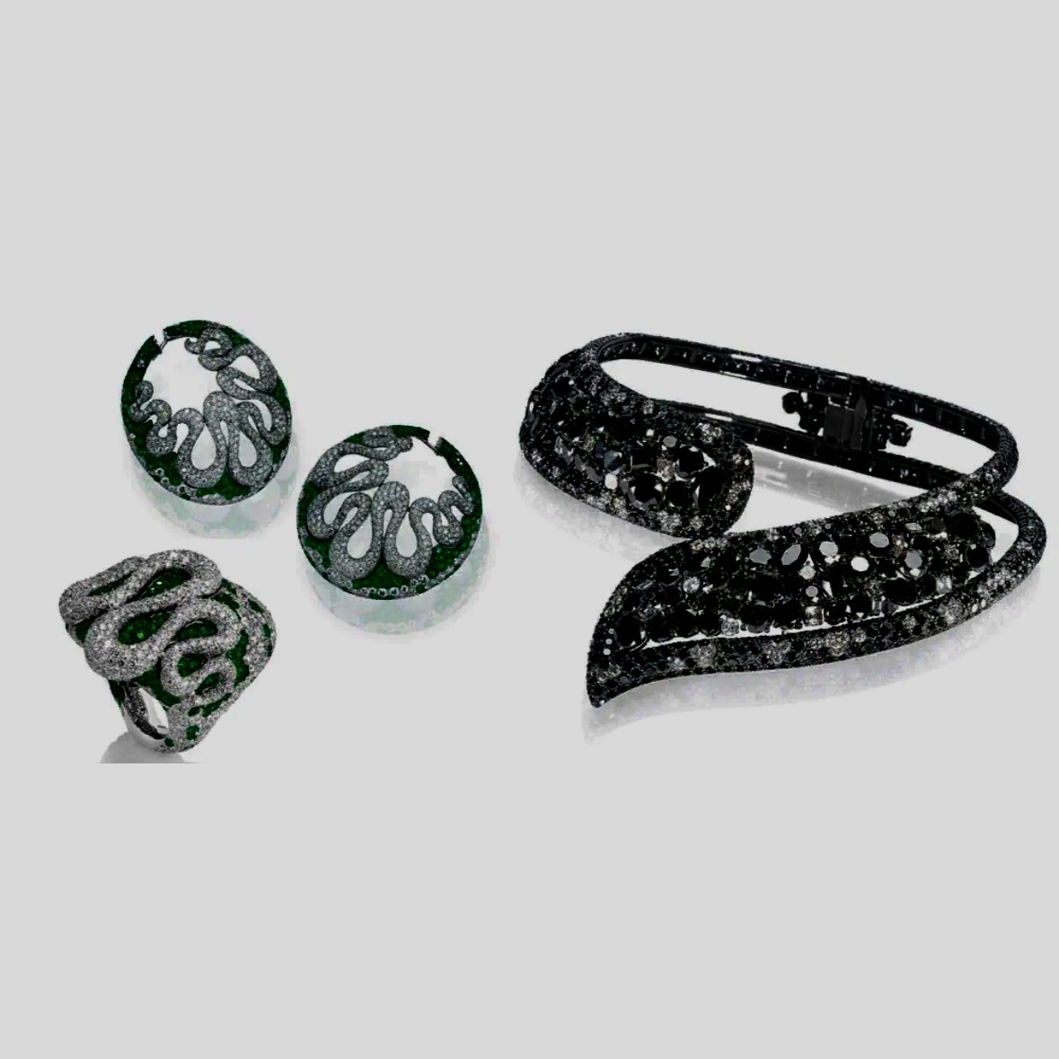 Сет украшений Фаваз Груози.